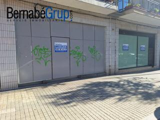 Location Local commercial  Carrer de roger de flor. Gran local de 281m² en  roger de flor