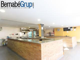 Traspàs Local Comercial  Carrer riera. Traspaso de negocio con salida de humos y en pleno rendimiento