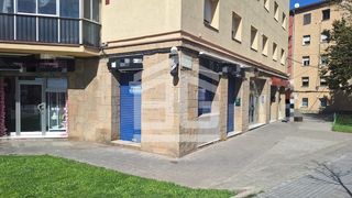 Lloguer Local Comercial  Carrer de roger de flor. Local comercial en  alquiler en tres torres-centro