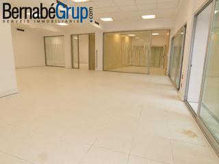 Lloguer Local Comercial  Carrer de girona. Espectacular local en pleno centro de granollers