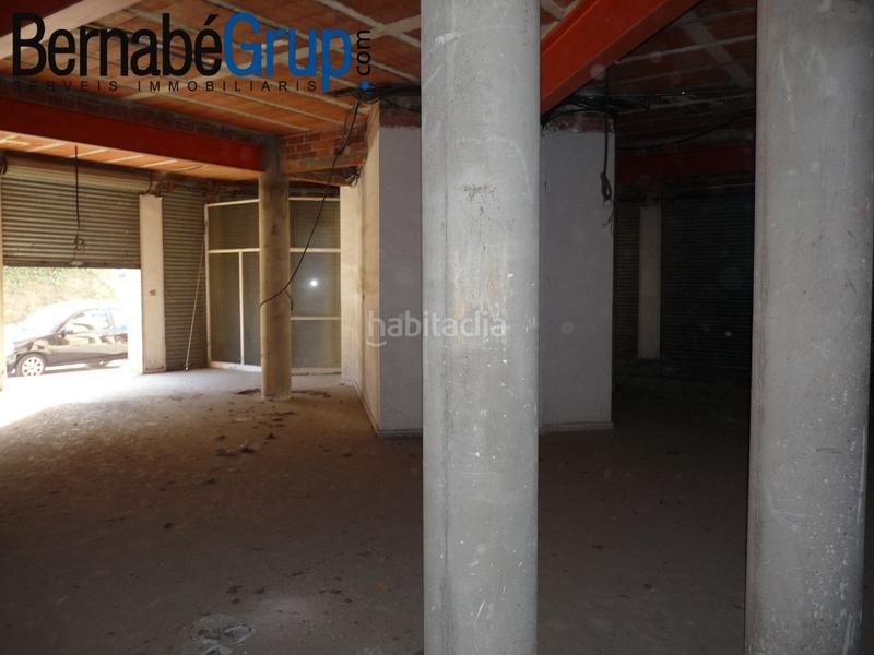 Foto 43409179-2601-40d2-8b1e-d79300caa5c1. Alquiler local comercial en carrer bartomeu brufalt 39 local comercial esquinero en Granollers