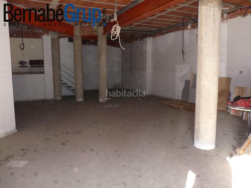 Foto b5cfd95e-fc04-4f07-b09c-02f58ba23c7c. Alquiler local comercial en carrer bartomeu brufalt 39 local comercial esquinero en Granollers