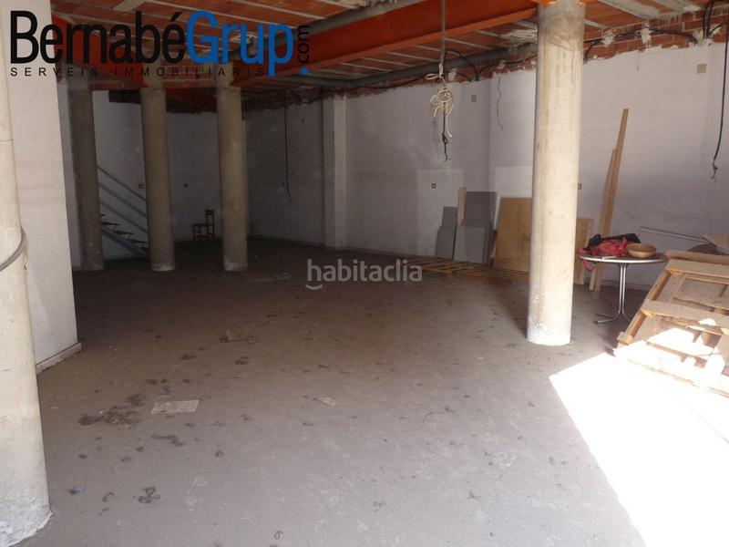 Foto ba1dc57e-0643-468d-9071-15bb11203a1c. Alquiler local comercial en carrer bartomeu brufalt 39 local comercial esquinero en Granollers
