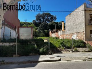 Wohngrundst�ck  Avinguda de canovelles. Magnifico terreno para 7 viviendas en inmejorable zona de canove