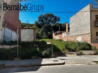 Terreny residencial  Avinguda de canovelles. Magnifico terreno para 7 viviendas en inmejorable zona de canove