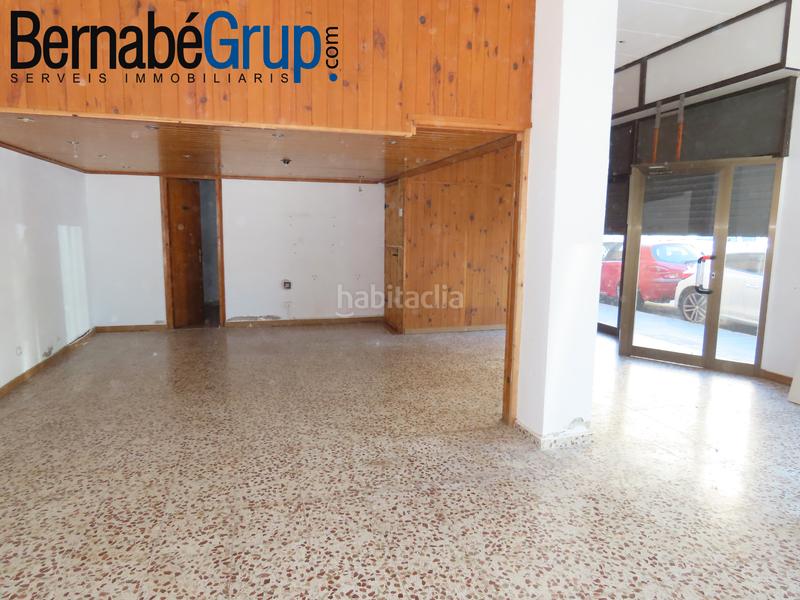 Foto 12248996-d2d5-4b59-abb8-69d7b2e2a4cb. Alquiler local comercial en carrer rec 38 local esquinero junto al cap en Canovelles