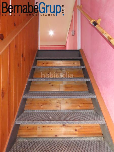 Foto 3cd13b90-9400-4cf2-95ed-edc9b36db77d. Alquiler local comercial en carrer rec 38 local esquinero junto al cap en Canovelles