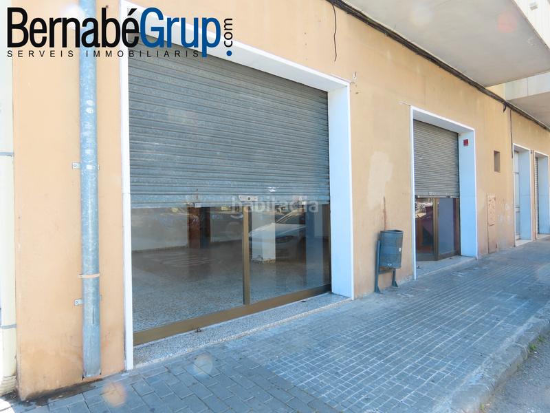 Foto 6ca2a740-6ad6-44ea-bce8-4afb7493c982. Alquiler local comercial en carrer rec 38 local esquinero junto al cap en Canovelles