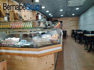Traspàs Local Comercial  Carrer de joan prim. Traspaso de cafetería degustación con en centro de granollers