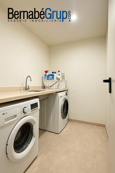 Foto 5cd4c34c-b410-4cf2-98fd-d78c4a0a4e50. Casa adosada adosada en can gurgui con piscina comunitaria en Canovelles