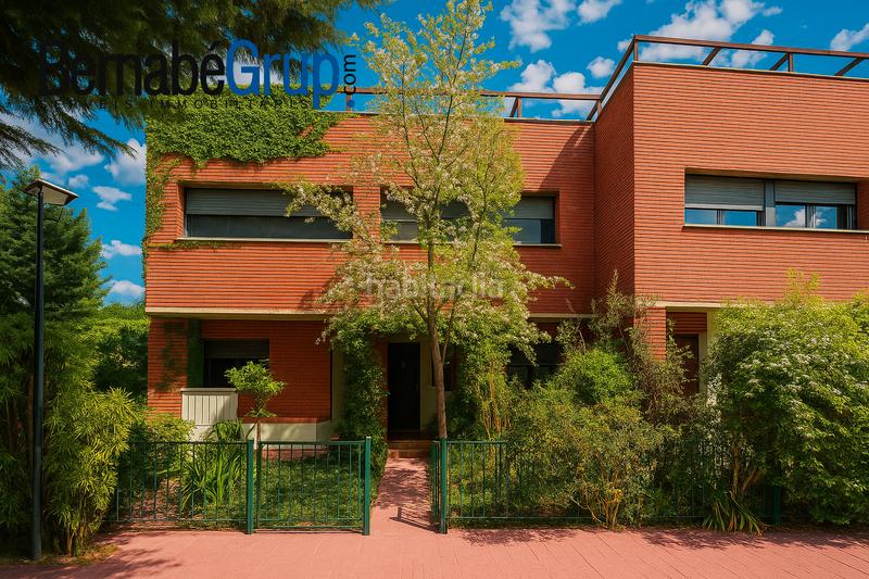 Foto 7e39c5e6-15a5-493b-9141-94294ae787df. Casa adosada adosada en can gurgui con piscina comunitaria en Canovelles
