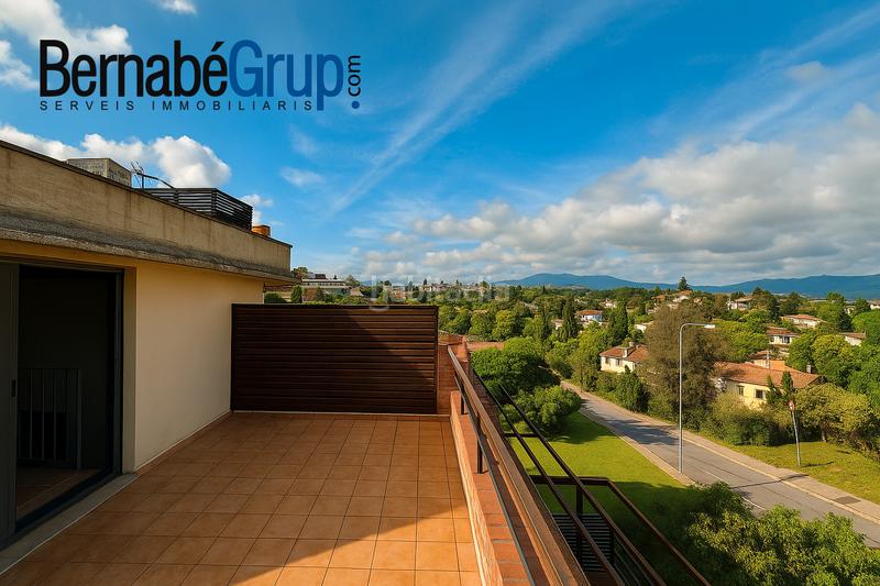 Foto d4f0d1ca-1607-4ce6-a68b-70f7decc662a. Casa adosada adosada en can gurgui con piscina comunitaria en Canovelles