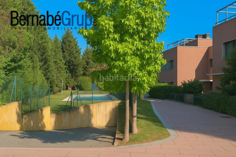 Foto f4b142b5-9a1c-4ffd-8e1c-a5661c174987. Casa adosada adosada en can gurgui con piscina comunitaria en Canovelles