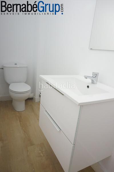 Foto 4646333a-556d-405f-9dc1-a6658ceb7402. Alquiler local comercial local de 2 plantas esquinero en Granollers