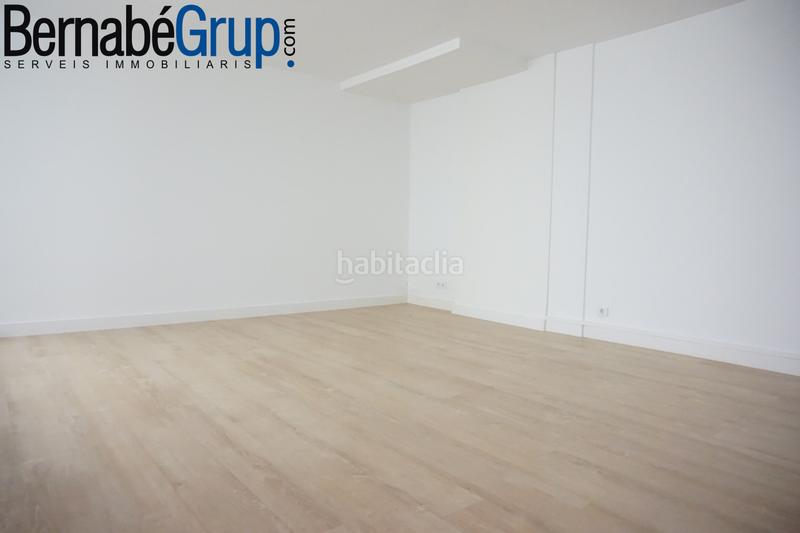 Foto 601a0b91-1e06-4ebb-bf5c-a8dd550bcaaf. Alquiler local comercial local de 2 plantas esquinero en Granollers