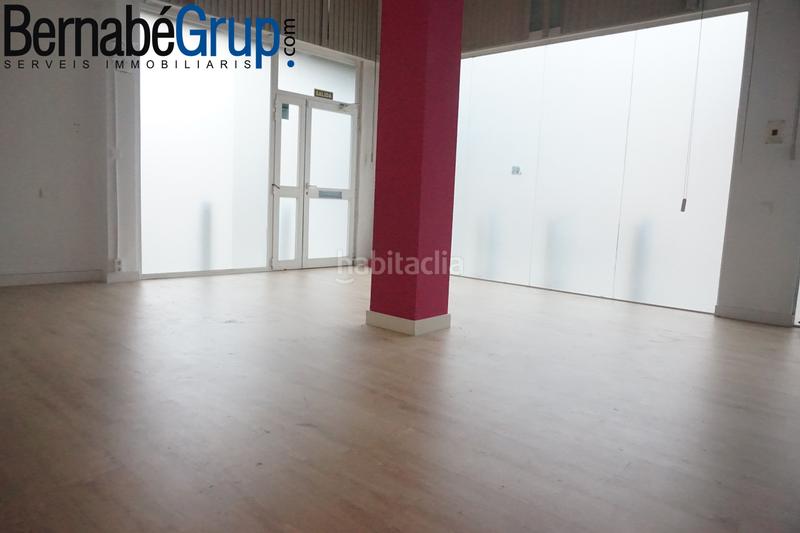 Foto 9227fb72-452c-490e-afa9-6e09e6ed8fcf. Alquiler local comercial local de 2 plantas esquinero en Granollers