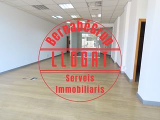 Lloguer Local Comercial  Passeig de la muntanya. Comercio o vivienda, en un lugar estrategico de granollers ?