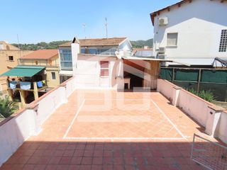 Flat  Carrer mossèn cinto verdaguer 27. Planta baja en barrio centro (nucli urbà)