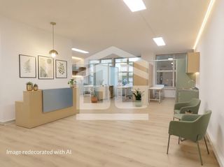 Office space in Avinguda Sant Esteve 37