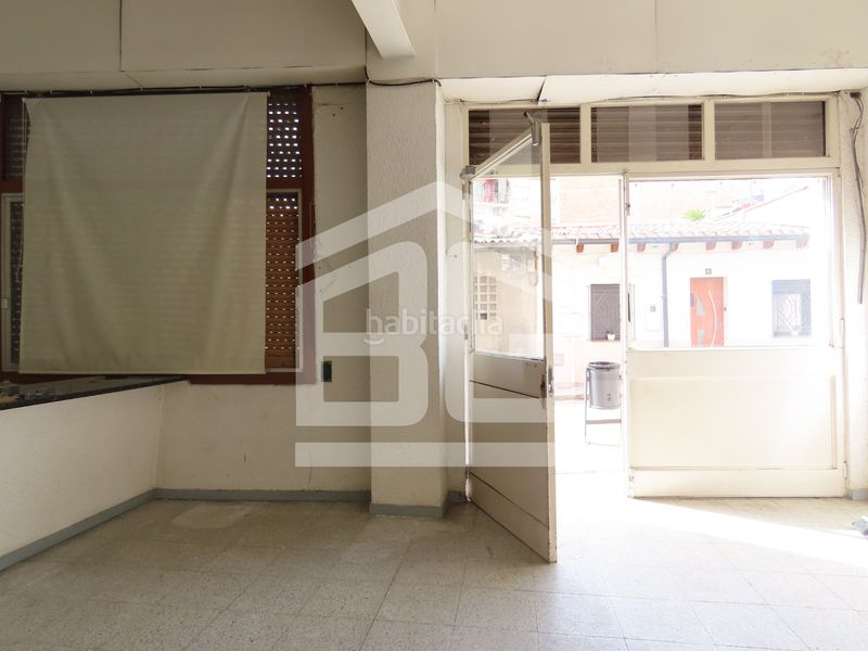Foto f484e78e-4b16-45d2-aa76-fe0f4573e9c9. Rent business premise in Col·legis Nous Mollet del Vallès