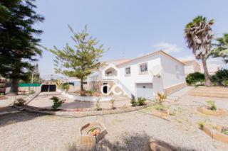 Casa en Calle giralda la 2. Espacio, luz y mar una casa con carcter propio