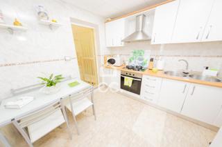 Casa en Calle de garca navarro. Deja de pagar alquiler y compra la vivienda que mereces!!!