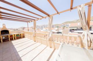 Casa en Calle santa gueda  4. La combinacin perfecta ubicacin, calidad y estilo!!