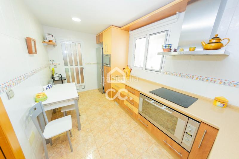 Foto 98e25b88-ca9c-466a-8934-93133b6ea39b. Casa aparellada a calle de río de janeiro 38 a Calabardina Águilas