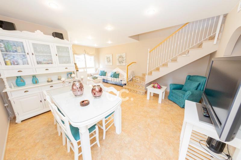 Foto efd681e7-a26c-4432-a9fd-c3438c16bab1. Casa aparellada a calle de río de janeiro 38 a Calabardina Águilas