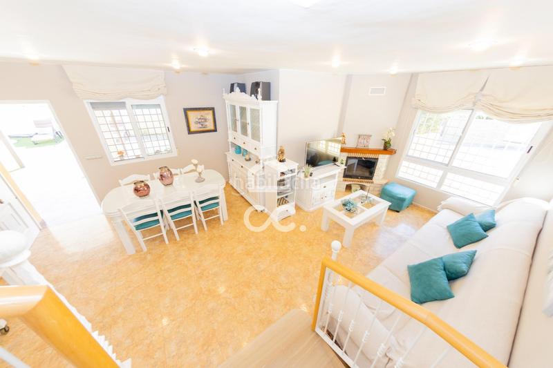 Foto b3bcf7c1-11cf-4c78-9a03-b2d57e091b1f. Maison jumelée dans calle de río de janeiro 38 dans Águilas