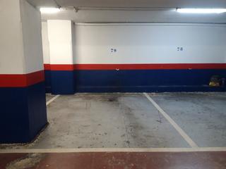 Miete Autoparkplatz in Calle julian arteaga 2. Se alquila plaza de garaje en calle julian arteaga