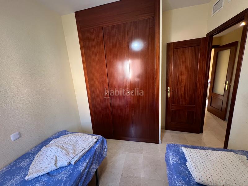 Foto b2eaa23e-53f0-4418-84c0-64dba5f60bee. Piso en avenida rodríguez de la borbolla 3 oportunidad piso 3 dormitorios y 2 baños a 200 metros de la playa en Rota