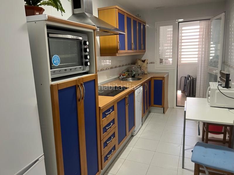 Foto e5a2b2cd-43b3-4e10-8dc9-3e87bda1f5fb. Piso en avenida rodríguez de la borbolla 3 oportunidad piso 3 dormitorios y 2 baños a 200 metros de la playa en Rota