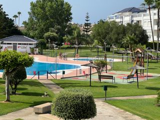 Appartamento in Avenida reina sofía 11a. Frente al club de golf