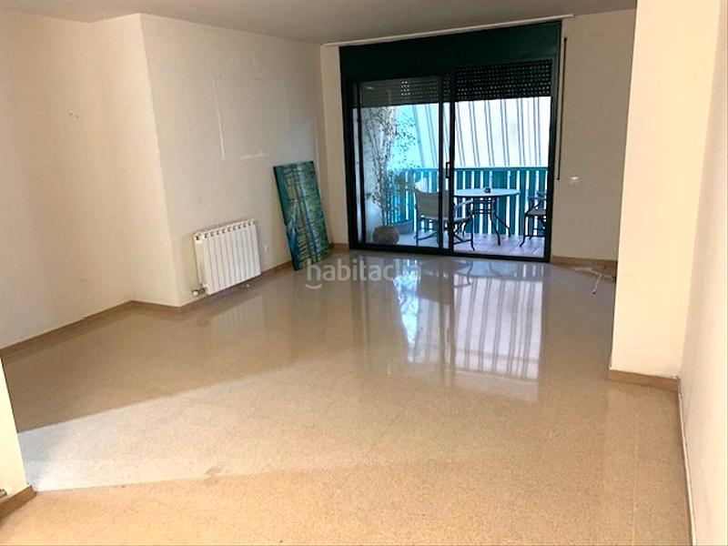 Foto d1ec35be-7f59-45af-94a6-02eb8d9646ff. Pis amb calefacció piscina a Bufalà Badalona