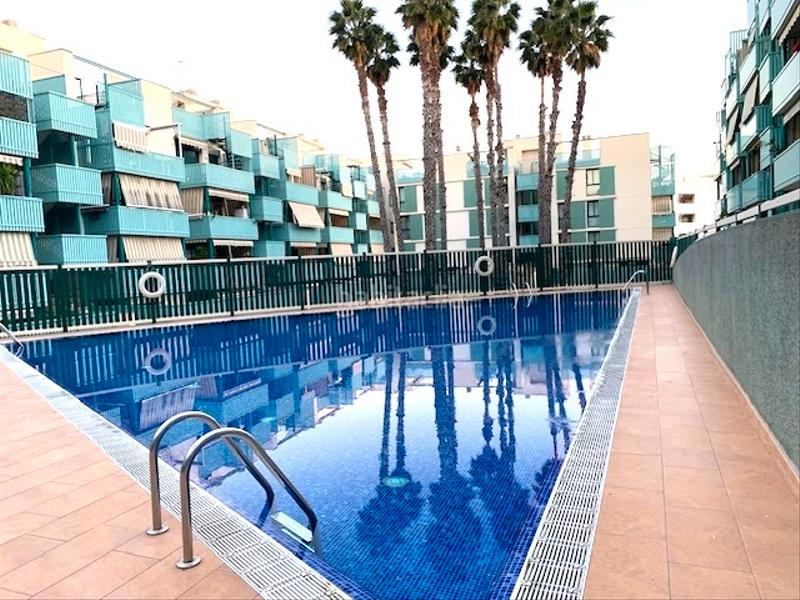 Foto e666d2bd-34d4-46b4-a5d5-dc6a7db62b3f. Pis amb calefacció piscina a Bufalà Badalona