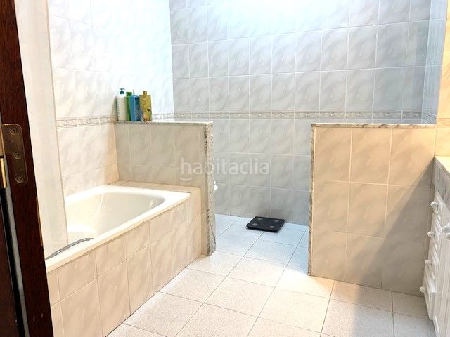 Foto a01a330c-d855-46f6-9d16-9b9f48a0f70b. Duplex con riscaldamento in Centre Badalona