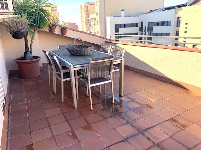 Foto a0a844f5-bec6-4873-bf53-48136de4c7b7. Duplex con riscaldamento in Centre Badalona