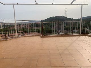 �tic  Avinguda de ros i g�ell. �piso con espectacular terraza!