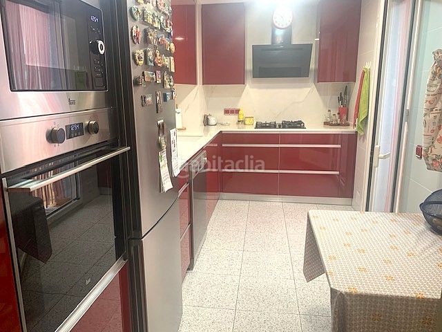 Foto 4b9cd5f8-1e81-40cc-8bca-73b3eeb3b390. Planta baixa amb calefacció a Morera Badalona