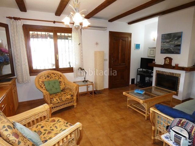 Foto 0c47defa-2ef3-48a4-b58f-e4ea2ebd62bb. Casa adosada en Las Rotas / Les Rotes Dénia