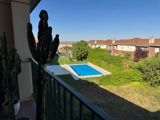 Dúplex a Morales del Vino. Duplex con garaje y piscina comunitaria en morales del vino