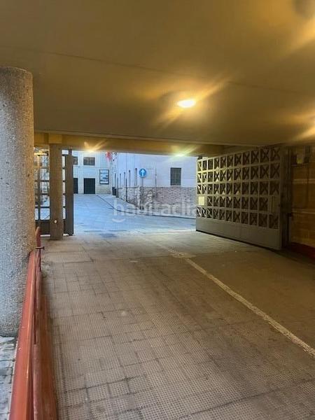 Foto a117f781-18ab-411e-801f-78a4c72e43c5. Car parking in Casco Antiguo Zamora