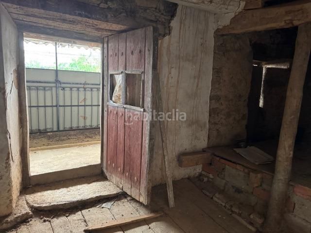Foto e098b2ef-d9ea-490b-84da-026f93227540. Masia a Villardeciervos
