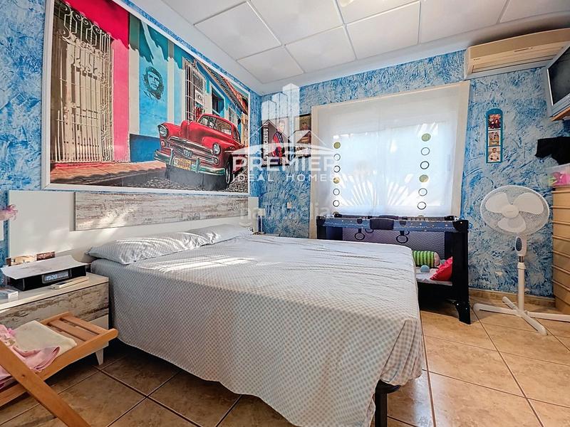 Foto 2b9cceac-bd72-4961-97b6-756f1eb3e971. Xalet amb calefacció aparcament piscina a Jubalcoi Elche / Elx