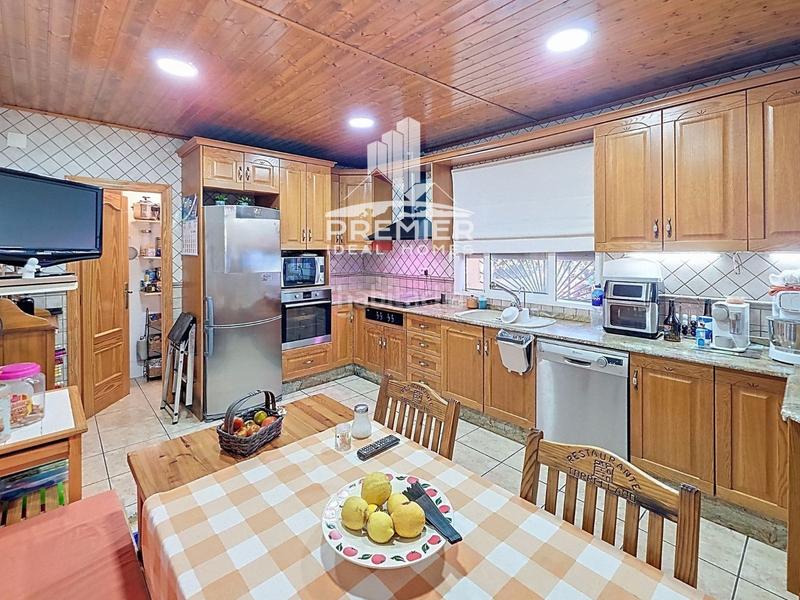 Foto da7c3941-3b49-44f3-b350-82611ccf08bb. Xalet amb calefacció aparcament piscina a Jubalcoi Elche / Elx