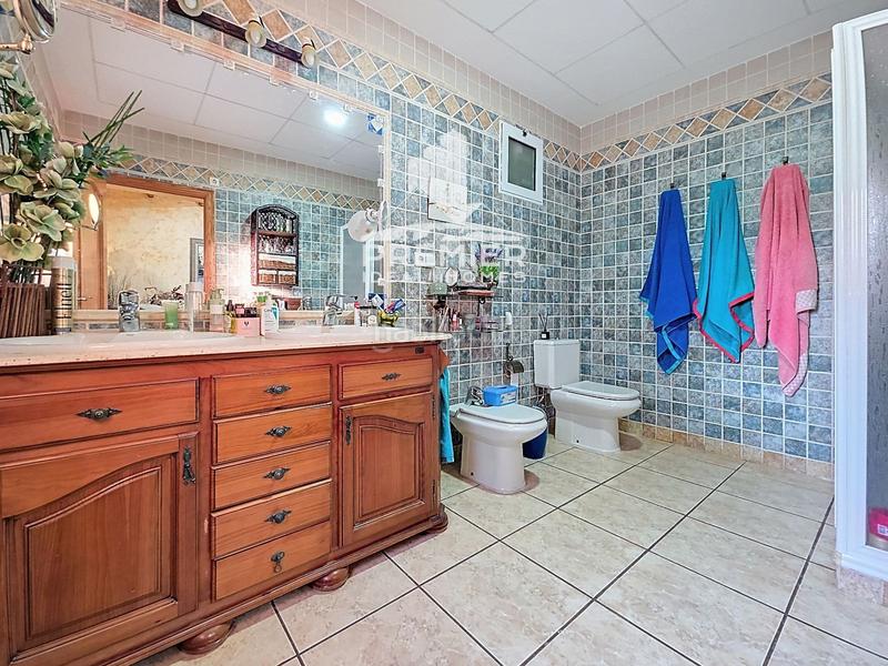 Foto df154849-c352-4bf1-8d72-c36e33d7dbb8. Xalet amb calefacció aparcament piscina a Jubalcoi Elche / Elx