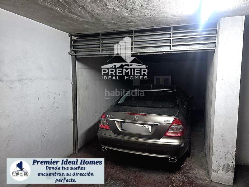 Foto b49e5543-0579-4c7c-b419-206969cce3cb. Parking coche garaje cerrado con trastero en pleno Centro en Elda