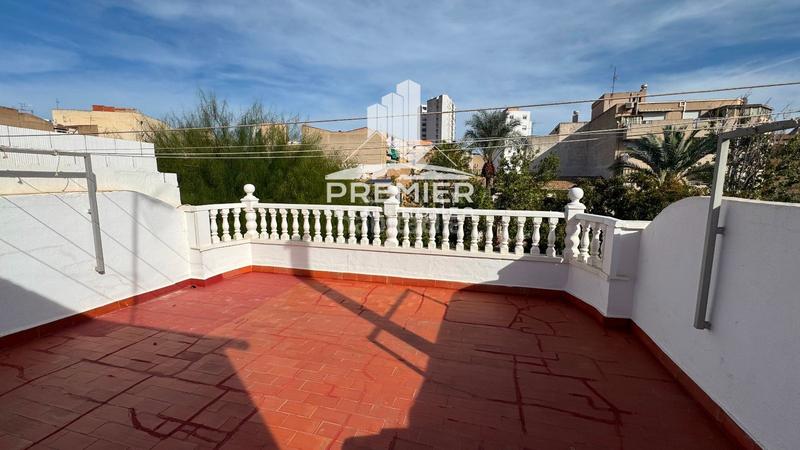 Foto bb06927f-5504-4039-959d-d340923e5391. Casa in Centro Elda