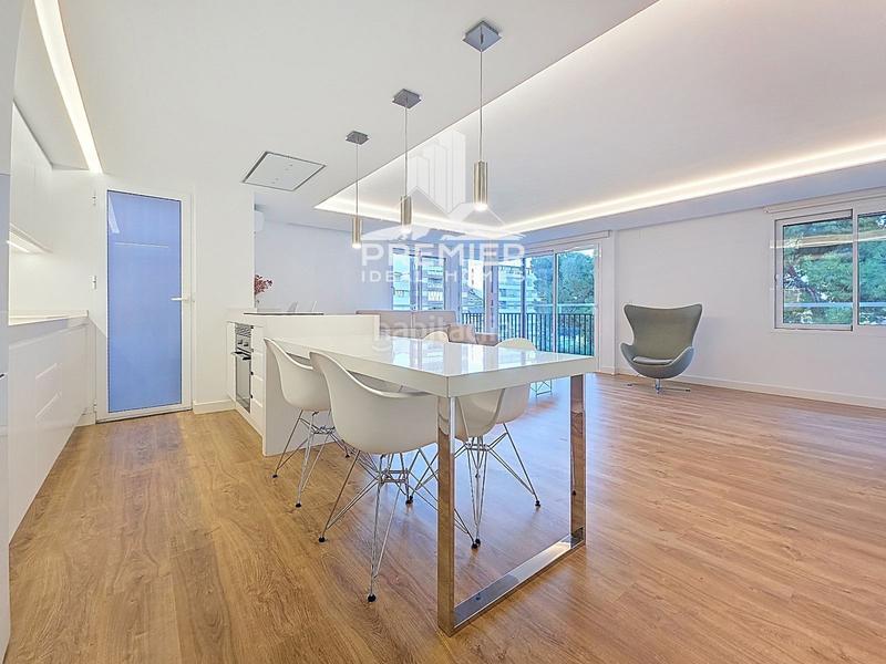 Foto eb3b1796-1f4f-4c99-b27f-b774e6ada126. Location attique avec chauffage dans Plaza Castelar - Mercado Central Elda